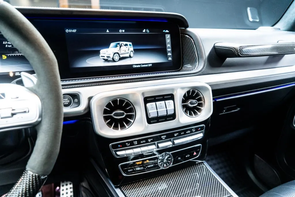 Mercedes-Benz G-Class photo 34