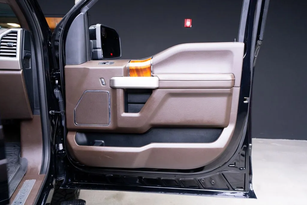 Ford F-150 photo 38