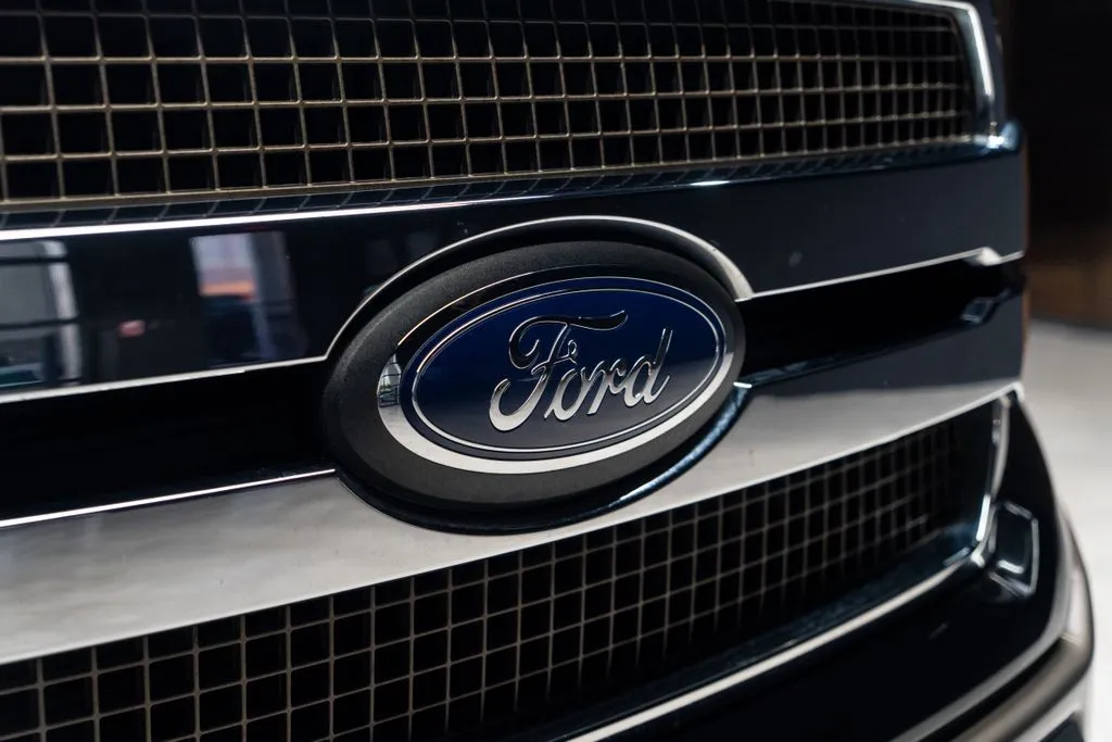 Ford F-150 photo 8