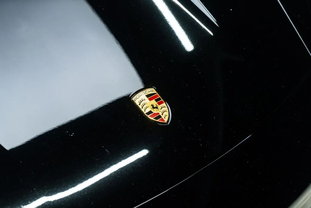 Porsche Taycan photo 7