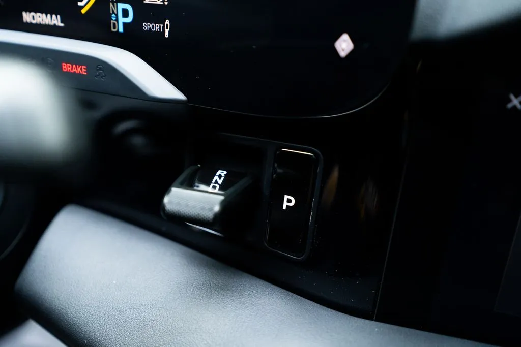 Porsche Taycan photo 33