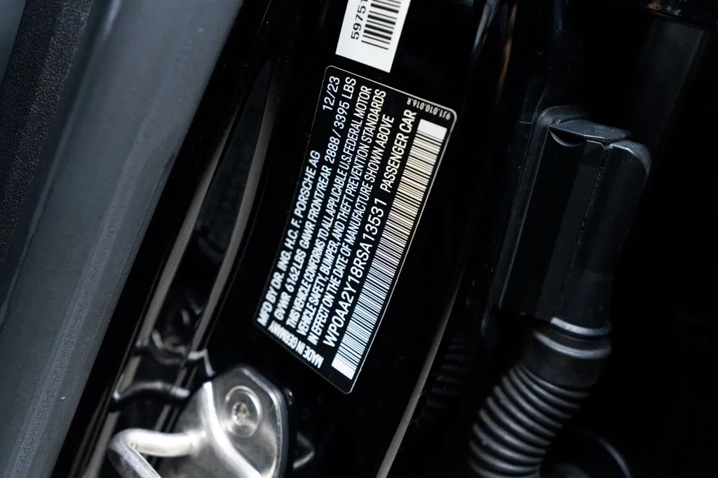 Porsche Taycan photo 48
