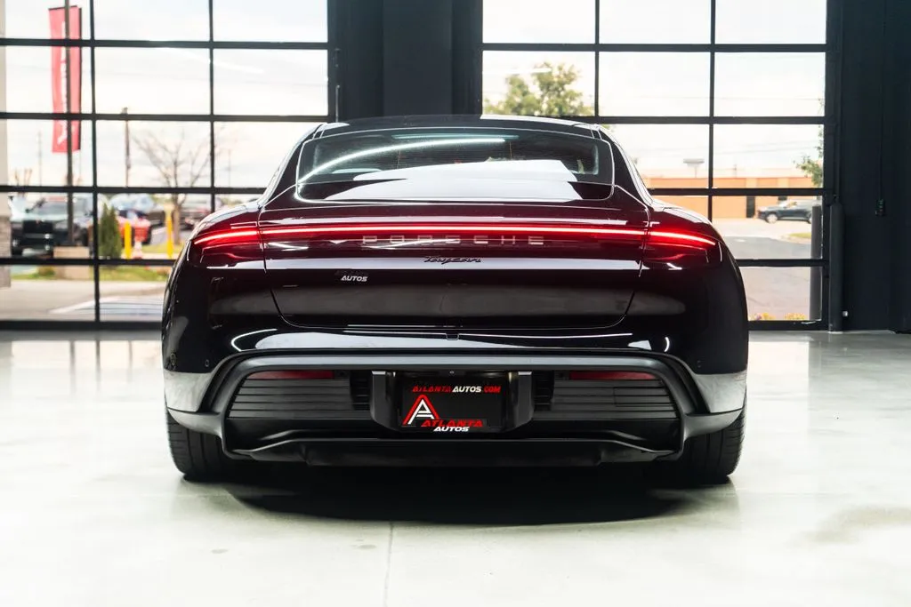 Porsche Taycan photo 15