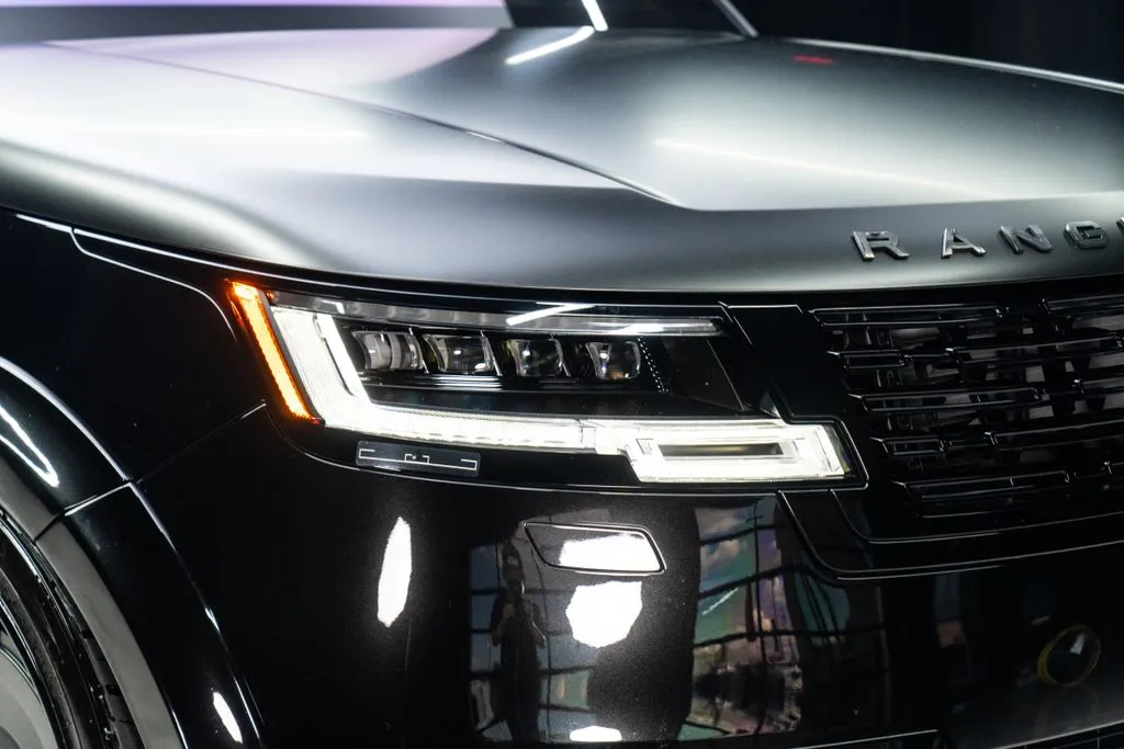 Land Rover Range Rover photo 8