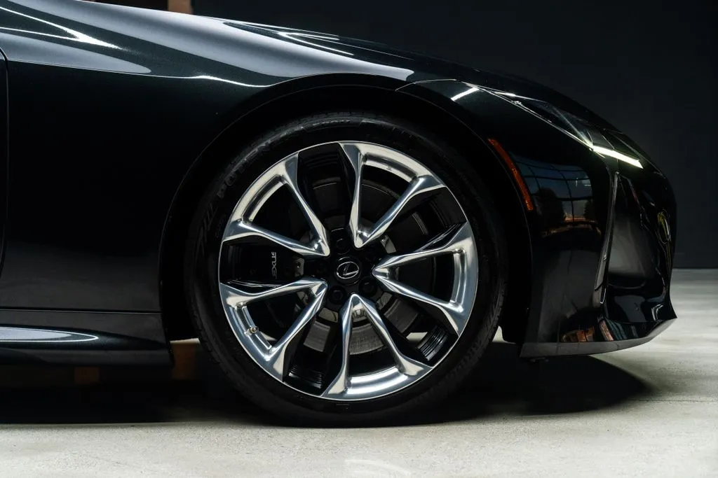 Lexus LC photo 10