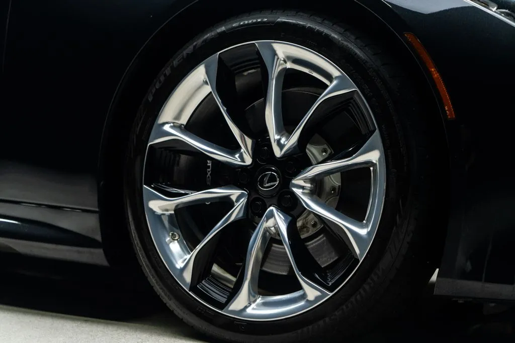 Lexus LC photo 11