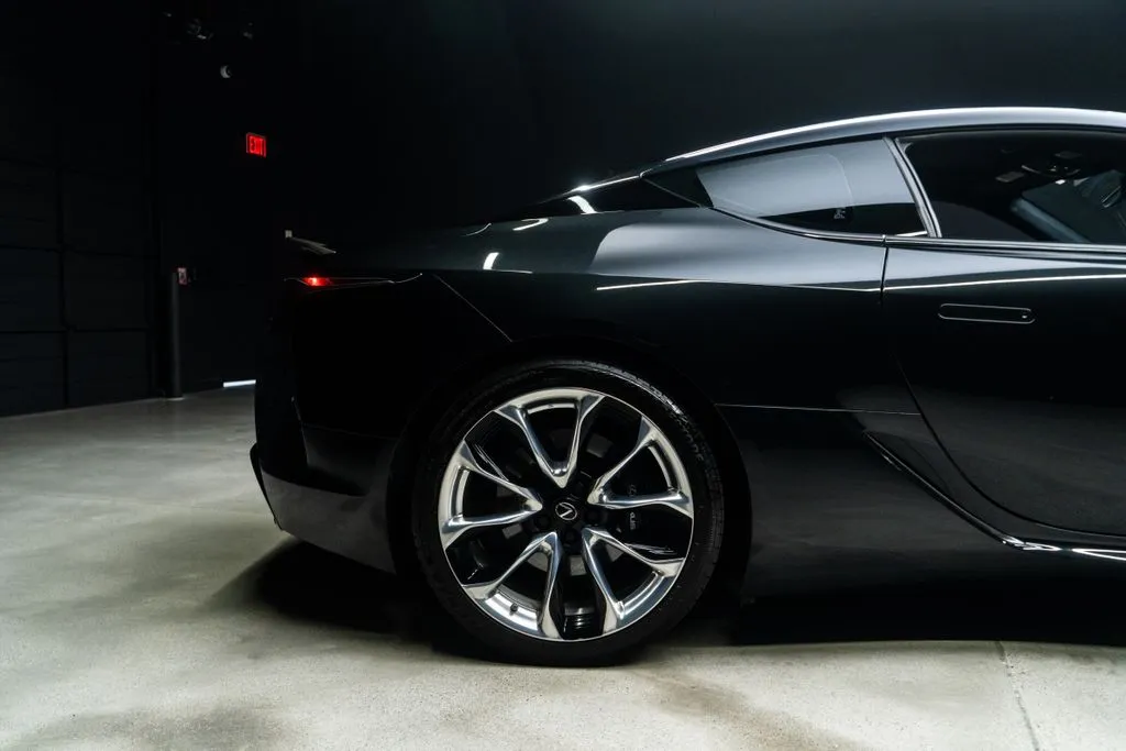 Lexus LC photo 14