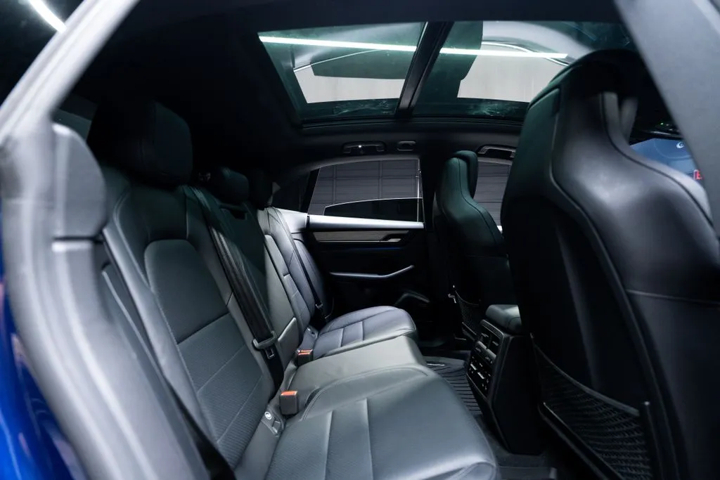 Porsche Macan Electric photo 44