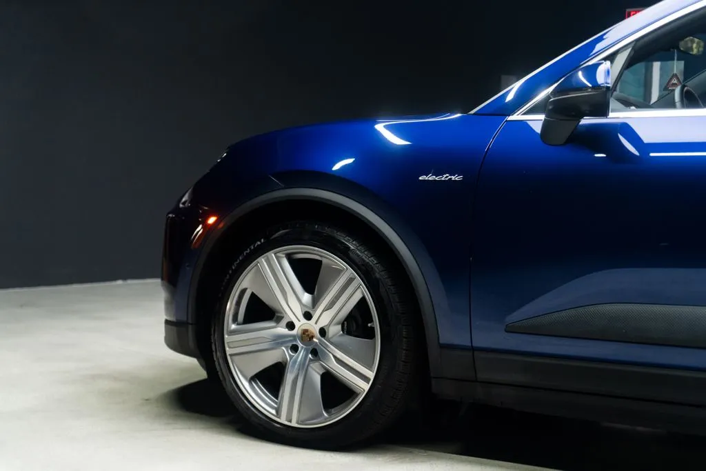 Porsche Macan Electric photo 21