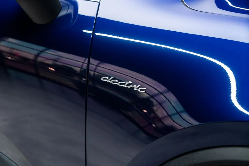 Porsche Macan Electric photo 12