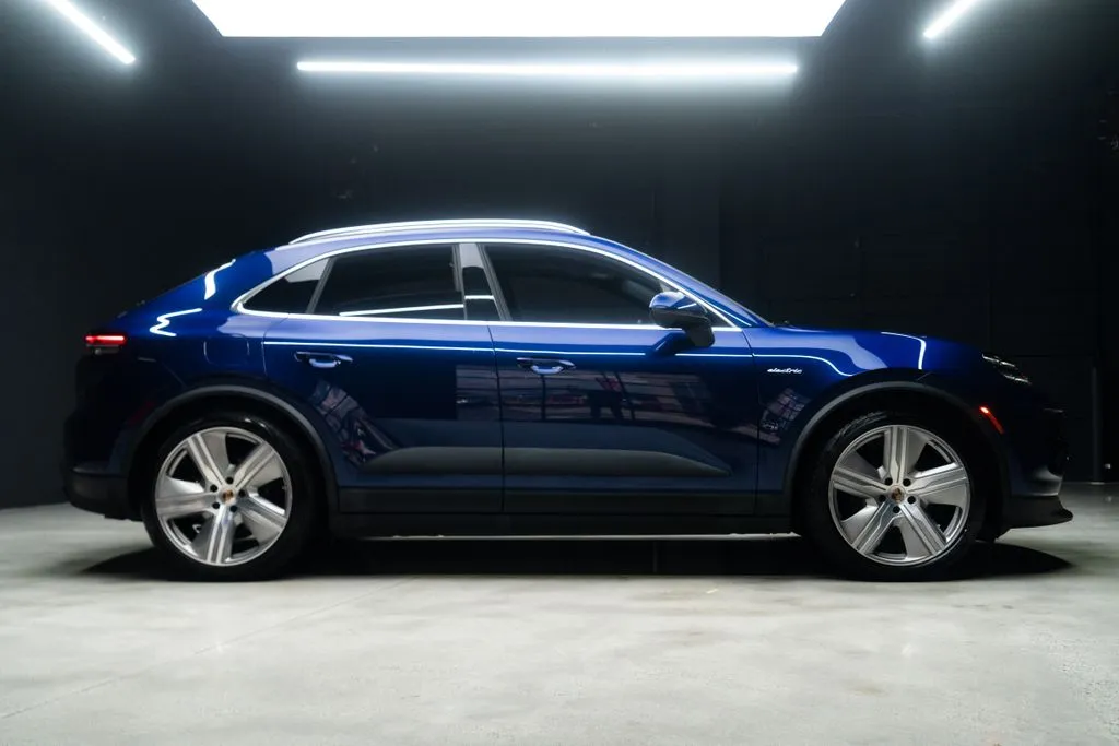 Porsche Macan Electric photo 9