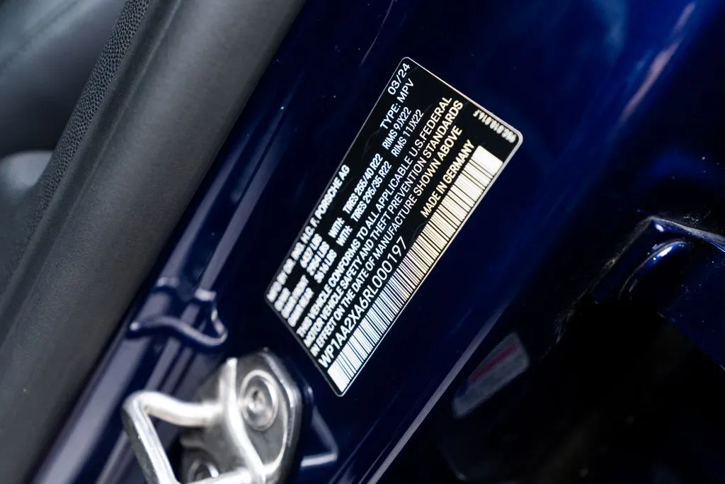 Porsche Macan Electric photo 49