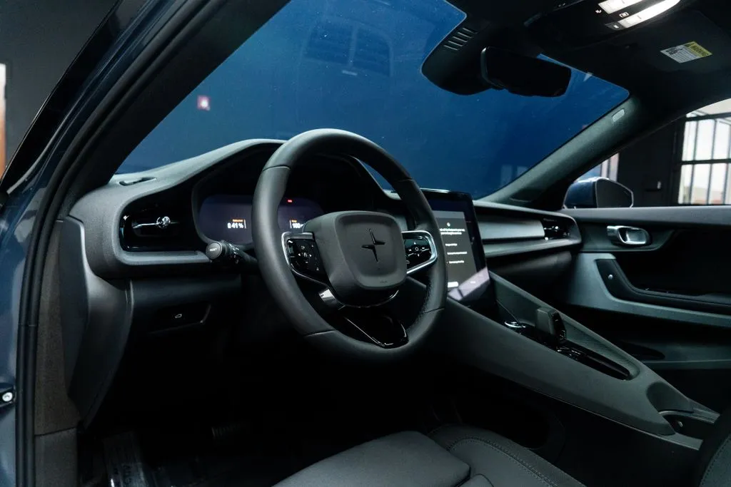 Polestar 2 photo 25
