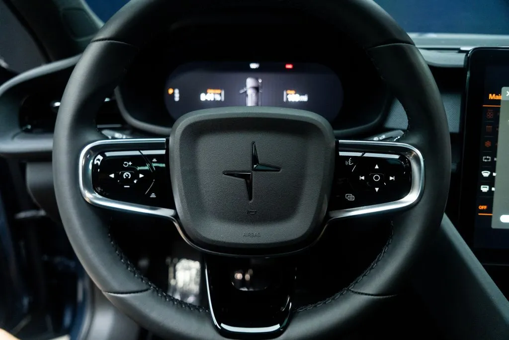Polestar 2 photo 26