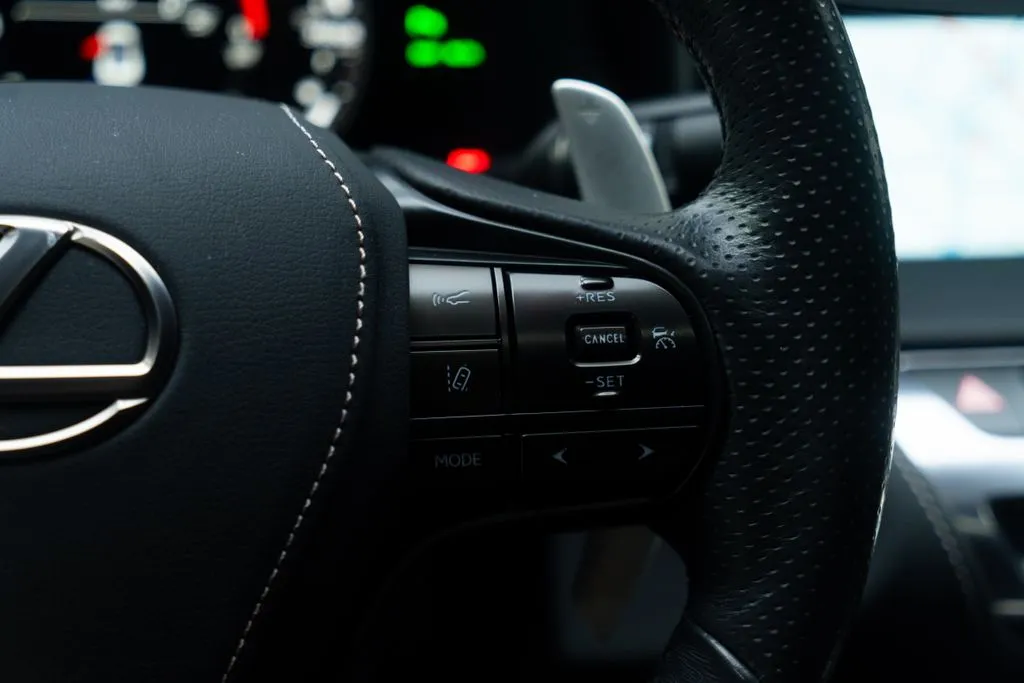 Lexus LC photo 29