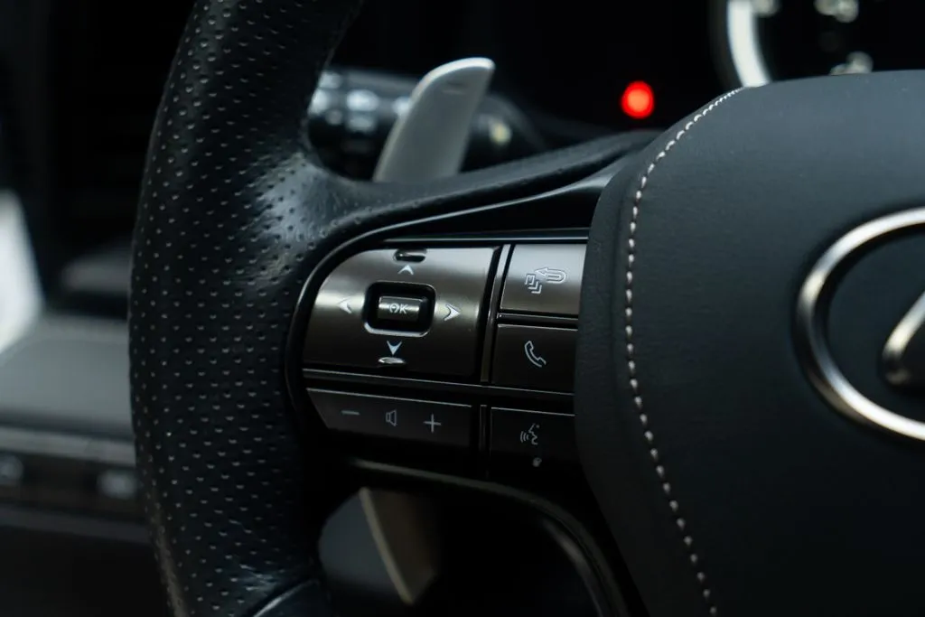 Lexus LC photo 28