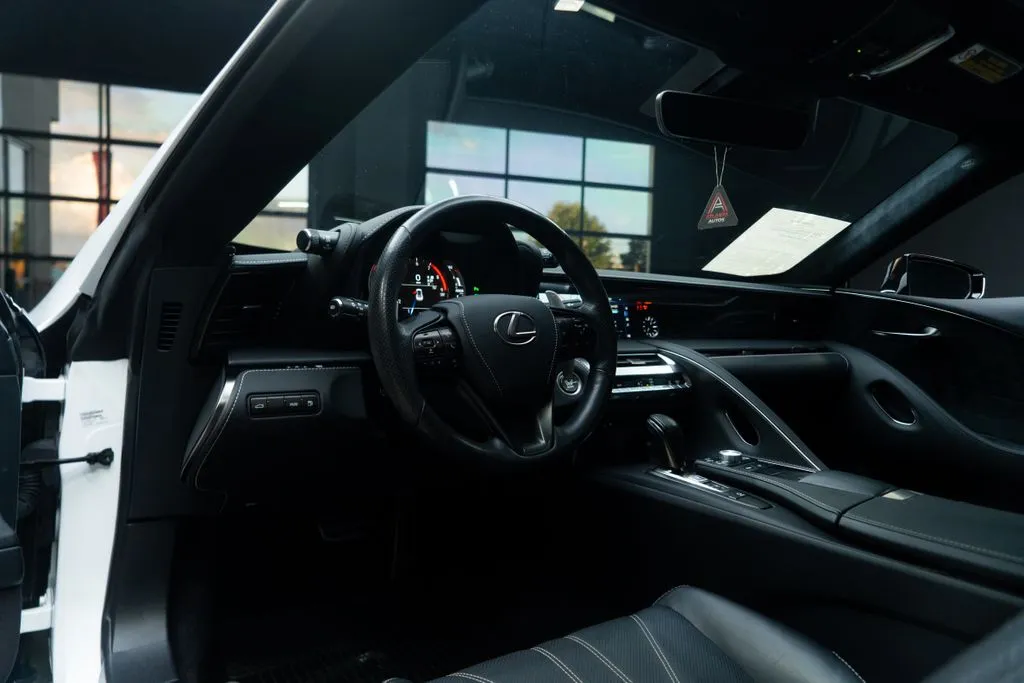 Lexus LC photo 26