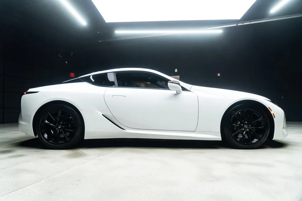 Lexus LC photo 8