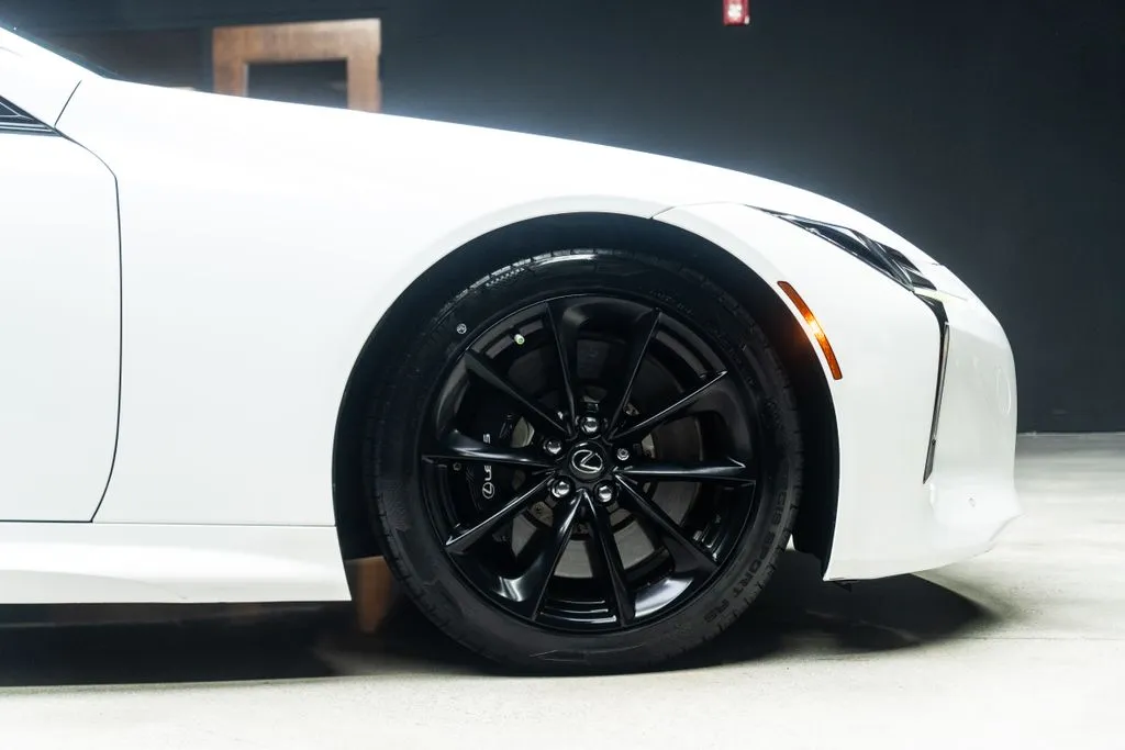 Lexus LC photo 9