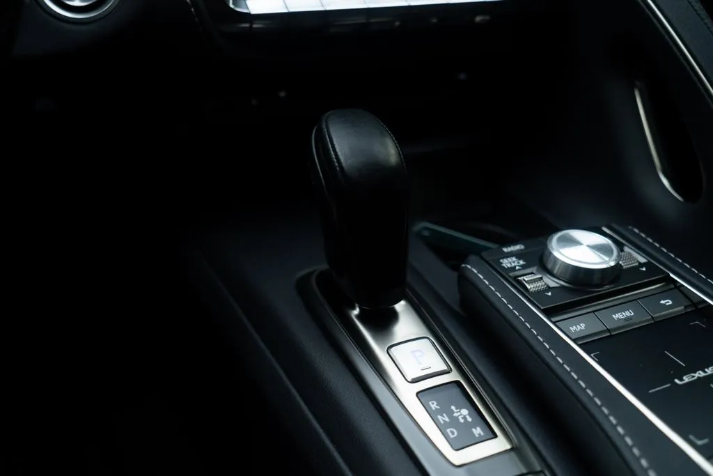 Lexus LC photo 34