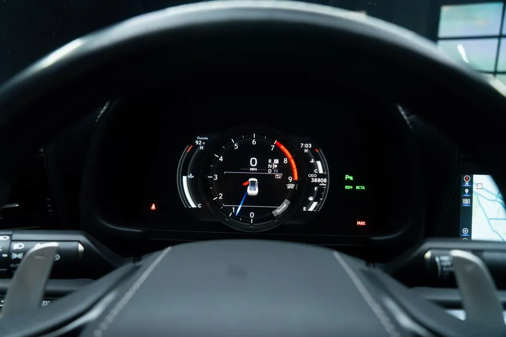 Lexus LC photo 30