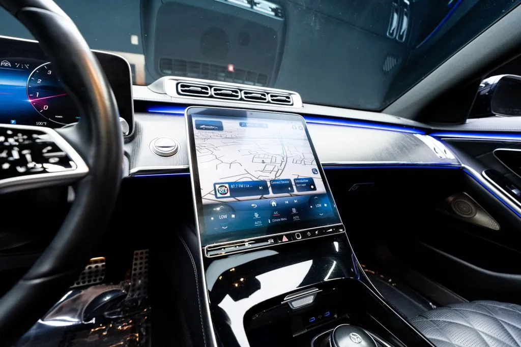 Mercedes-Benz S-Class photo 32