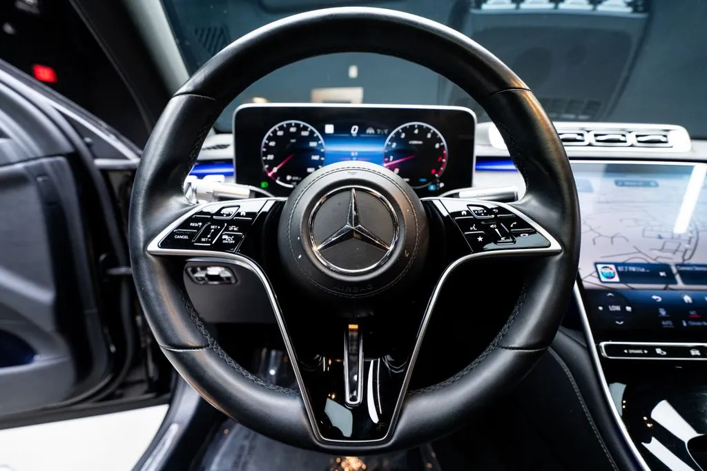 Mercedes-Benz S-Class photo 27
