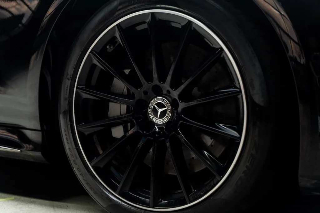 Mercedes-Benz S-Class photo 11
