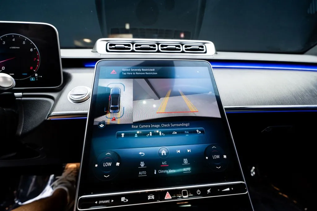 Mercedes-Benz S-Class photo 33