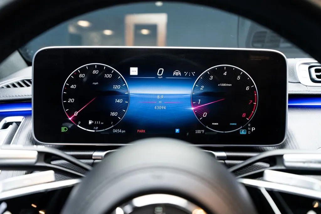 Mercedes-Benz S-Class photo 30