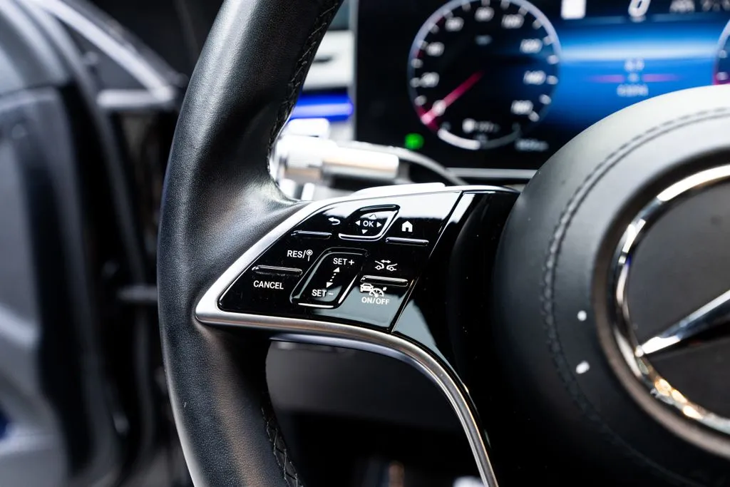 Mercedes-Benz S-Class photo 28