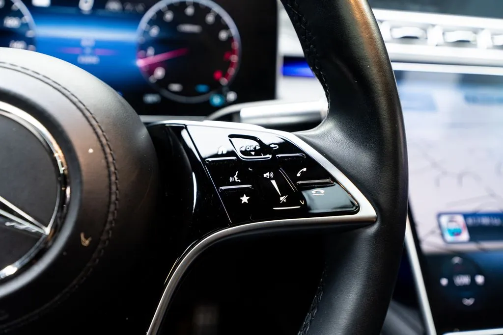 Mercedes-Benz S-Class photo 29