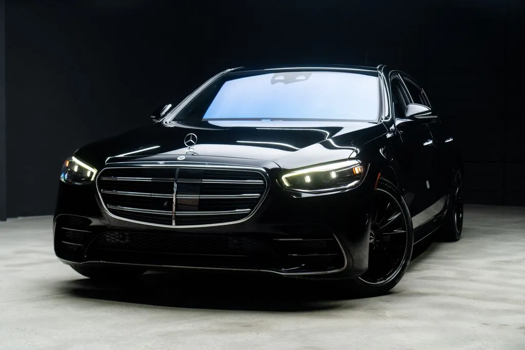 Mercedes-Benz S-Class photo 2