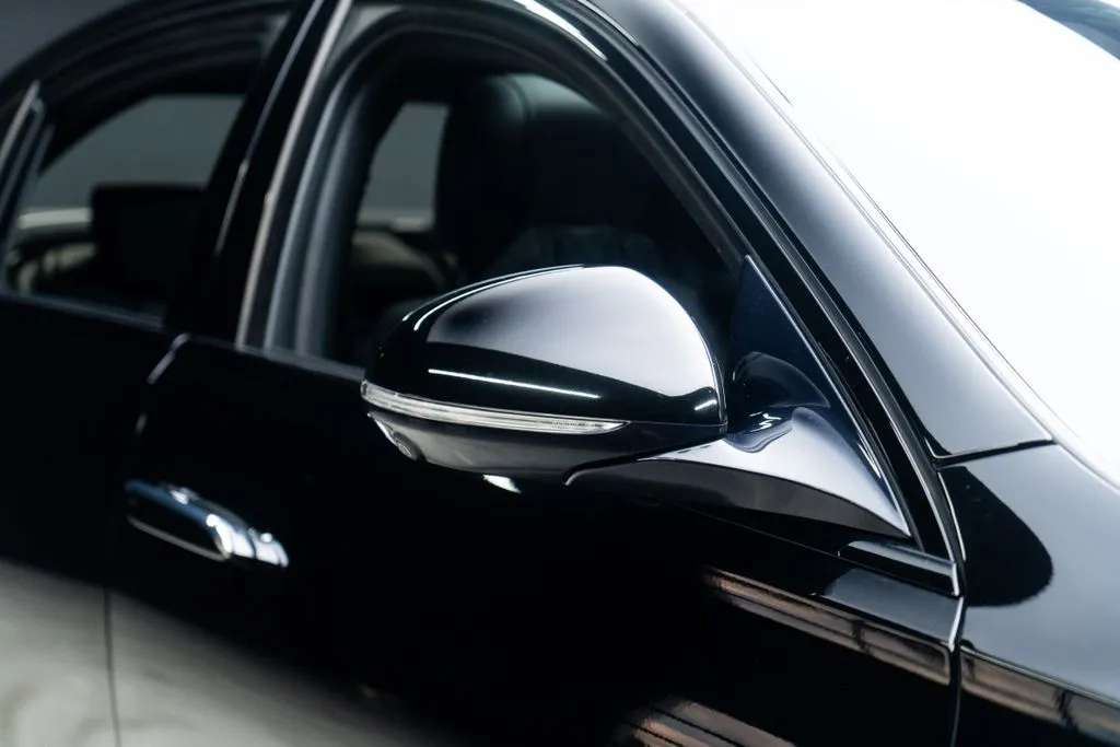 Mercedes-Benz S-Class photo 12