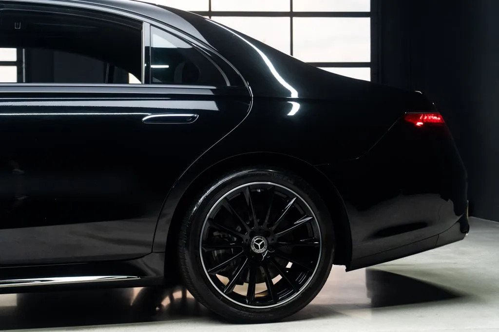 Mercedes-Benz S-Class photo 21