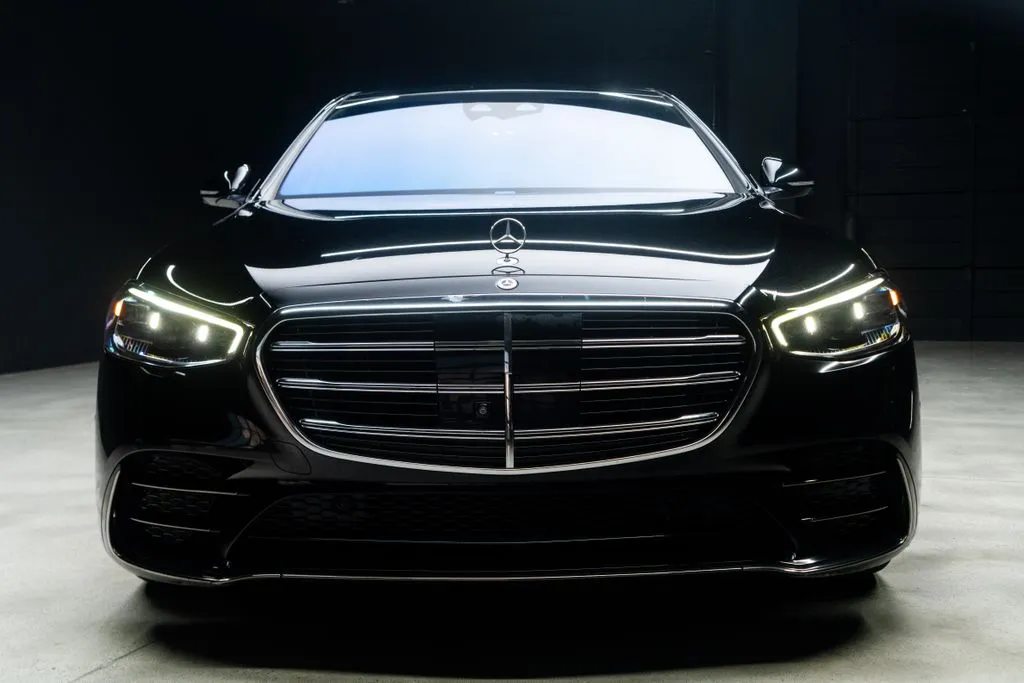 Mercedes-Benz S-Class photo 3