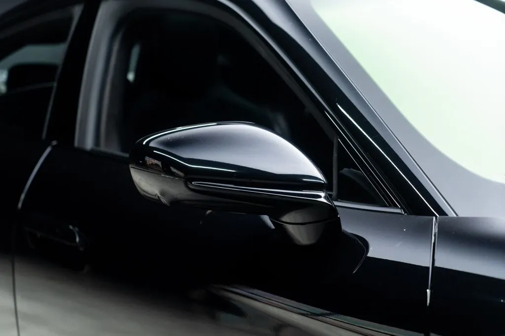 Porsche Taycan photo 13