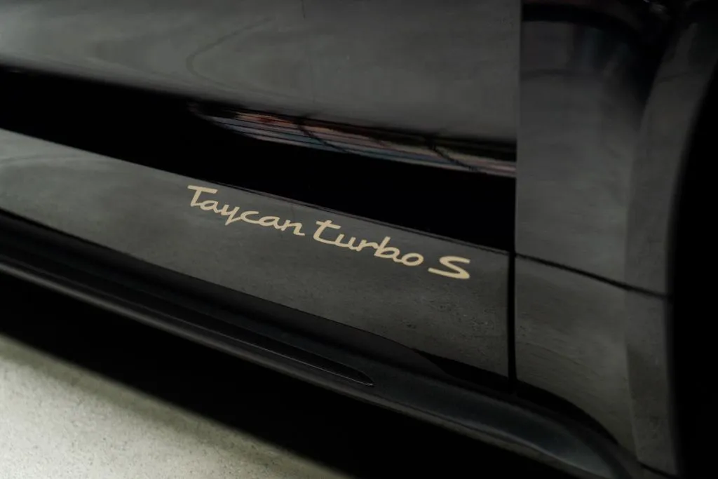 Porsche Taycan photo 12