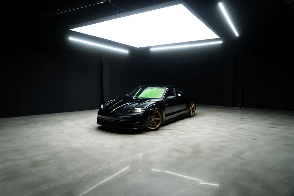 Porsche Taycan photo 51