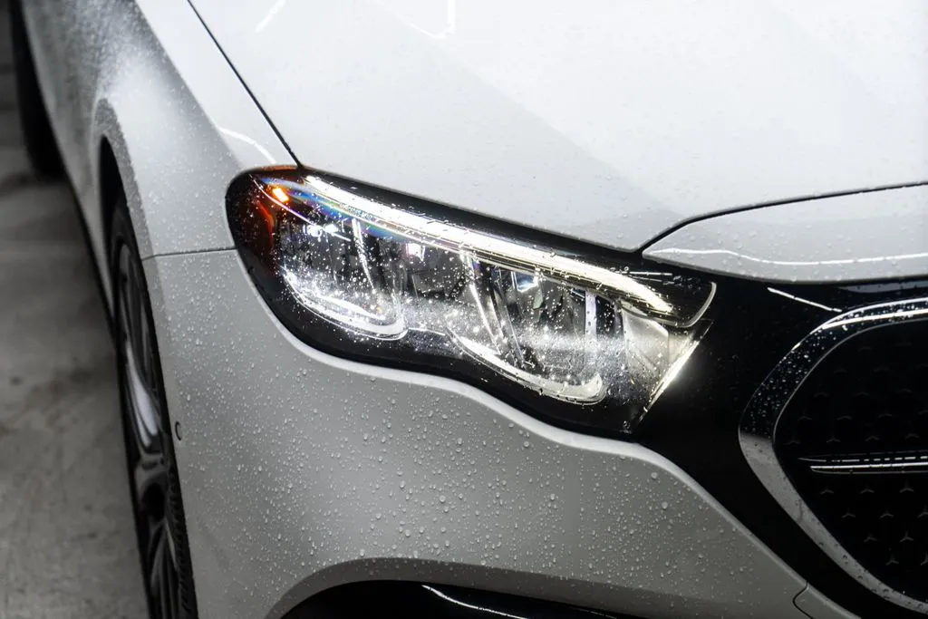 Mercedes-Benz E-Class photo 5