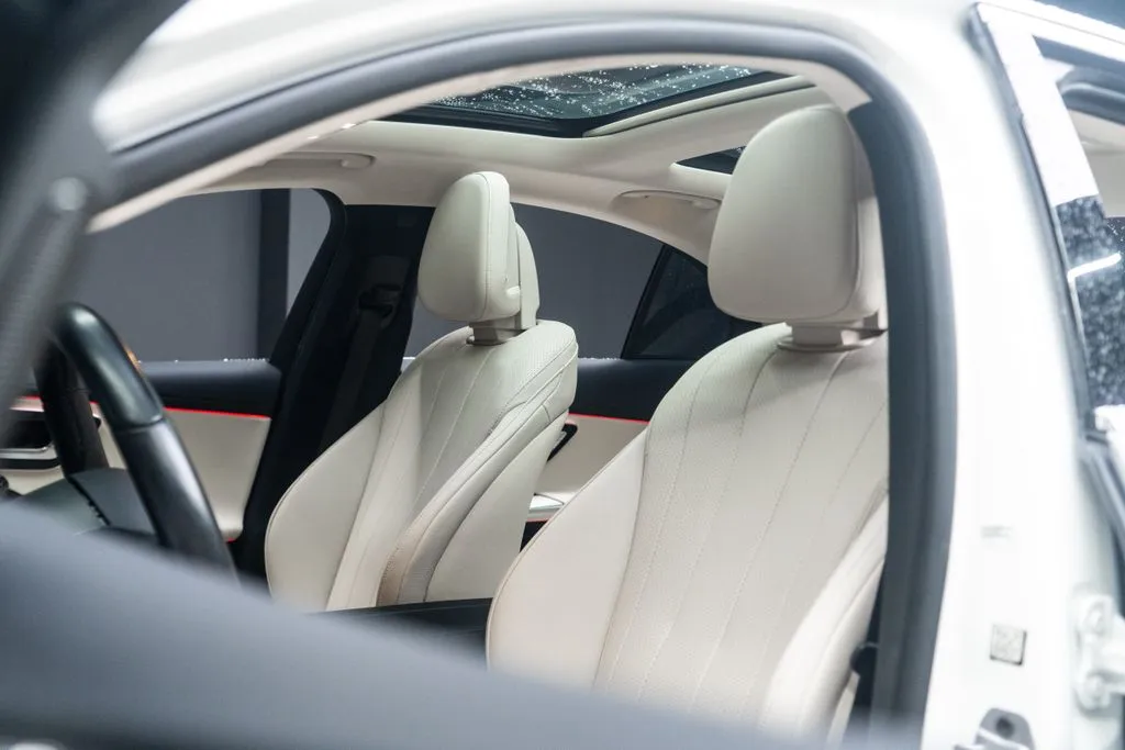Mercedes-Benz E-Class photo 20