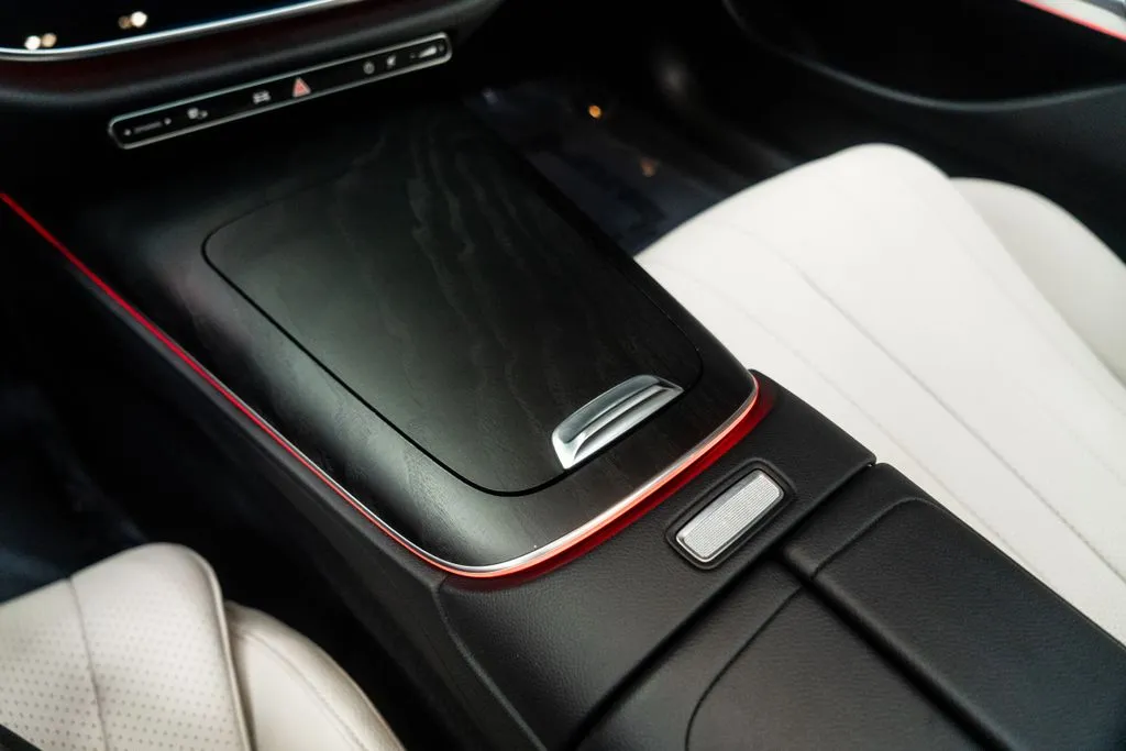 Mercedes-Benz E-Class photo 31