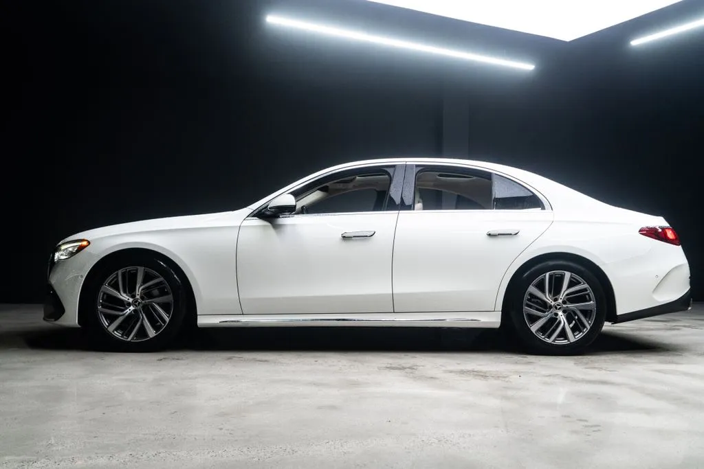 Mercedes-Benz E-Class photo 13