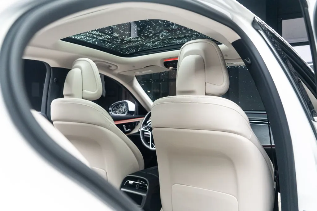 Mercedes-Benz E-Class photo 32