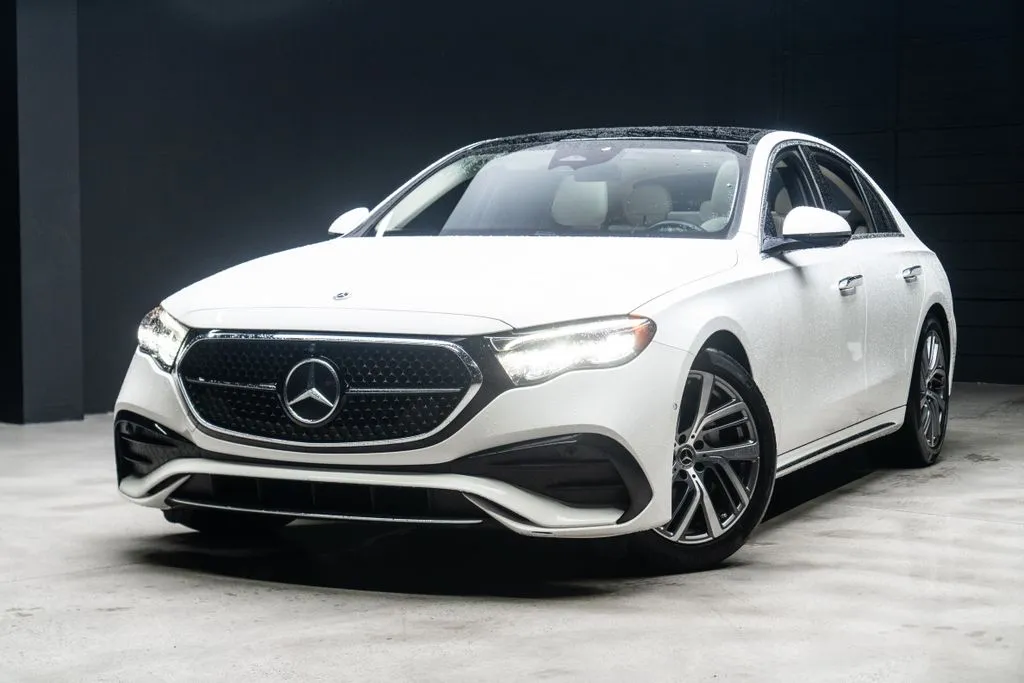 Mercedes-Benz E-Class photo 2