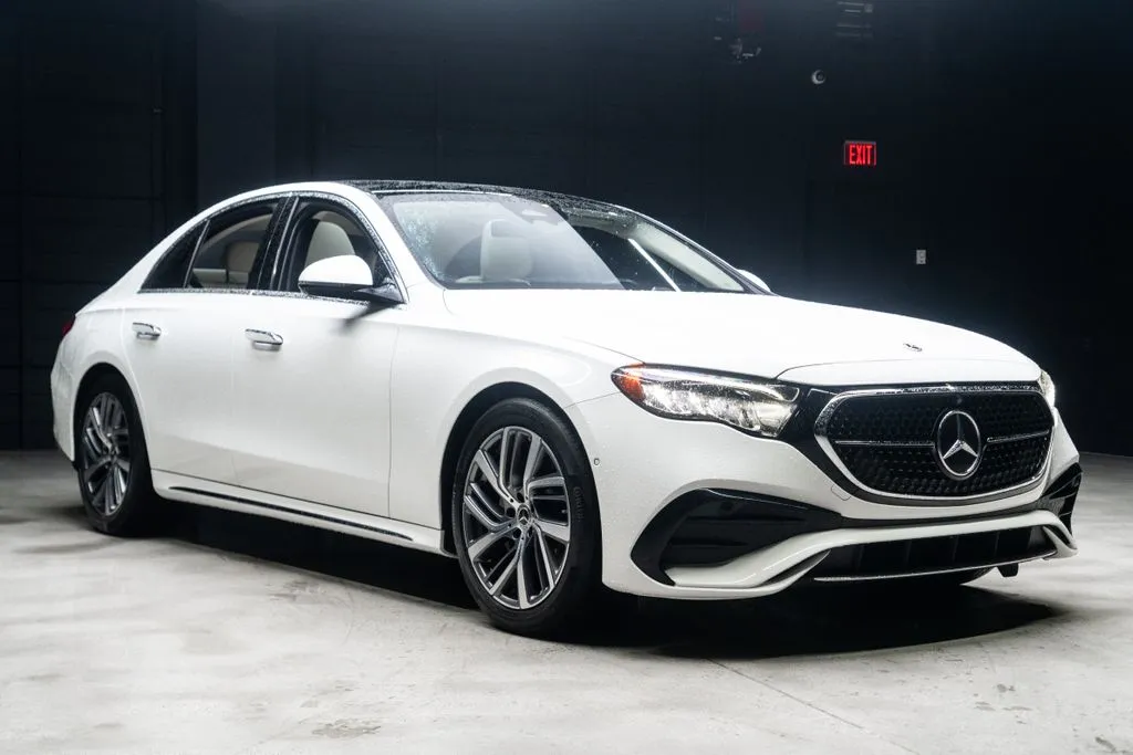 Mercedes-Benz E-Class photo 6