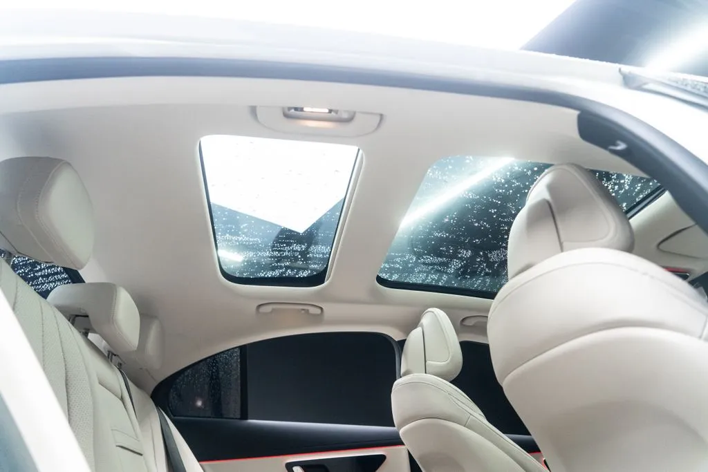 Mercedes-Benz E-Class photo 34
