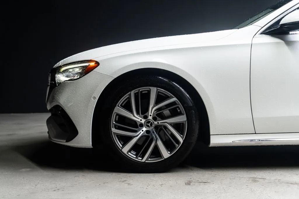 Mercedes-Benz E-Class photo 14