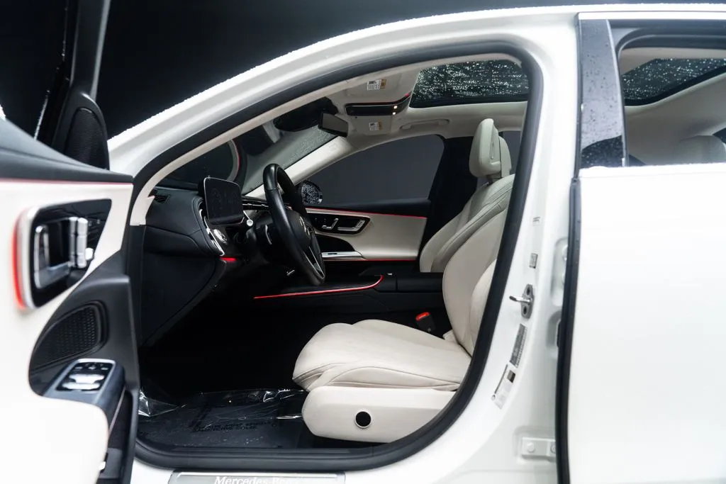 Mercedes-Benz E-Class photo 19