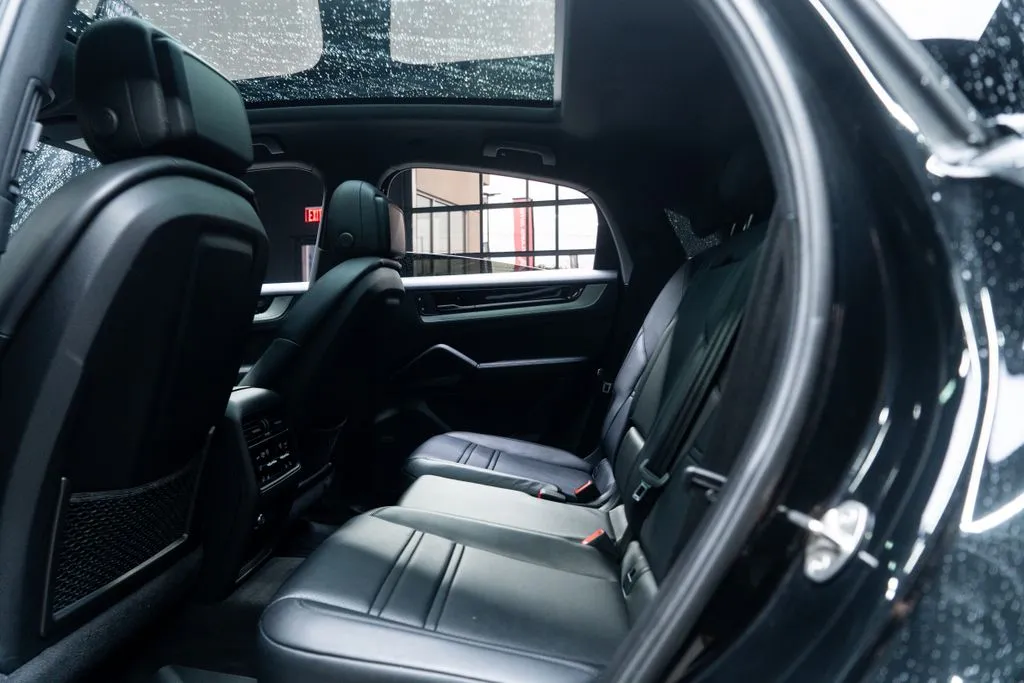 Porsche Cayenne Coupe photo 38
